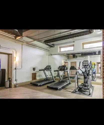 Charming 2 Bedroom Downtown Ft Worth Apartment *